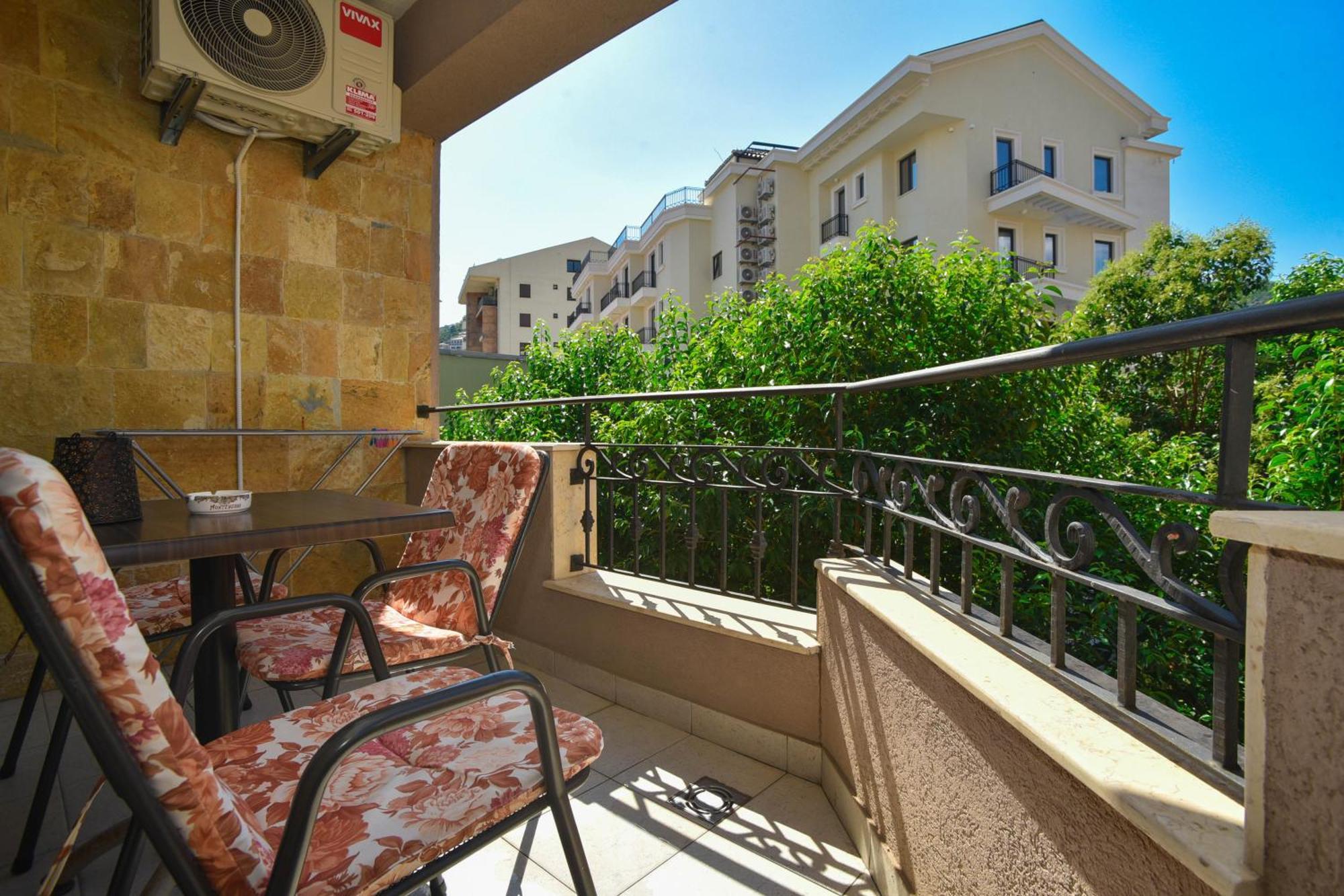 Apartment Golden Lavender Budva Bagian luar foto